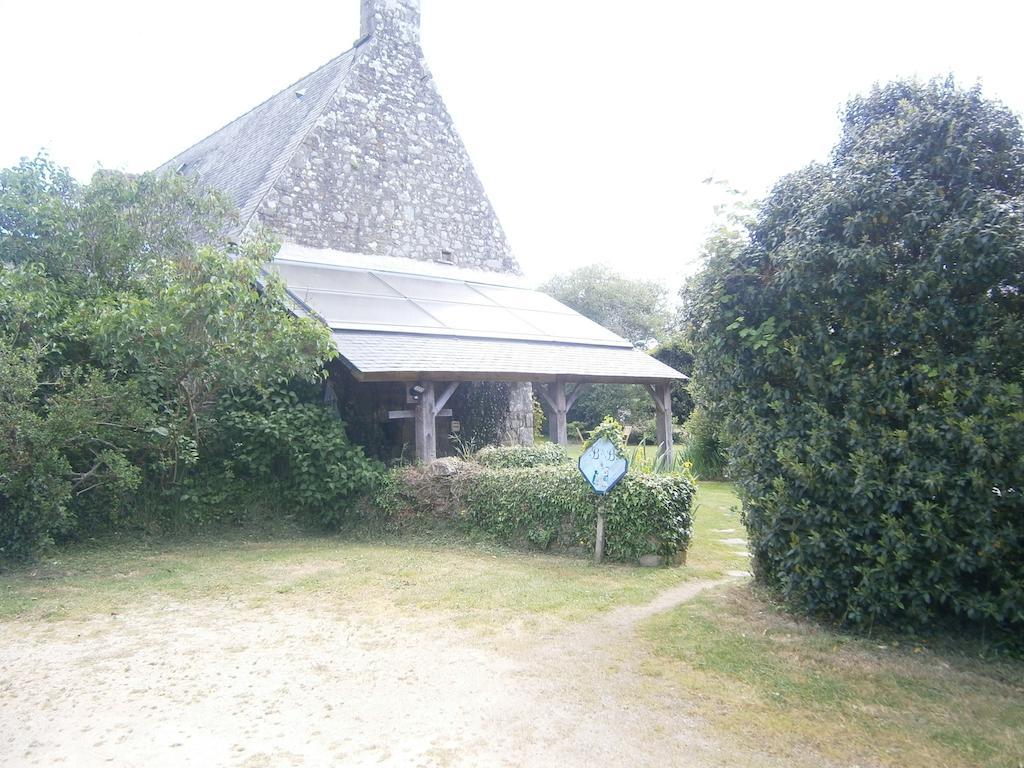 Les Chaumieres De Kerimel Bed & Breakfast Ploemel ภายนอก รูปภาพ