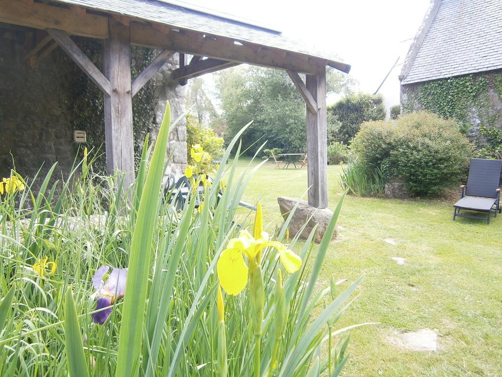 Les Chaumieres De Kerimel Bed & Breakfast Ploemel ภายนอก รูปภาพ